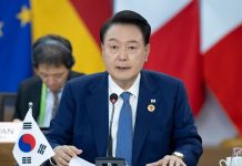 南韓總統宣布緊急戒嚴 反對黨:嚴重衝擊民主 南韓總統尹錫悅今天晚間發表緊急談話,宣布南韓實施緊急戒嚴令。