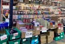 警方搗破店鋪盜竊集團 拘近百人 警方搗破店鋪盜竊集團 拘近百人