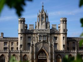 英國大學招收英文能力不足留學生惹爭議 英國大學招收英文能力不足留學生惹爭議