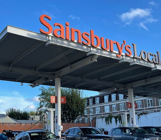 Sainsbury’s裁員三千人 關閉咖啡廳及食品櫃檯 Sainsbury's裁員三千人 關閉咖啡廳及食品櫃檯