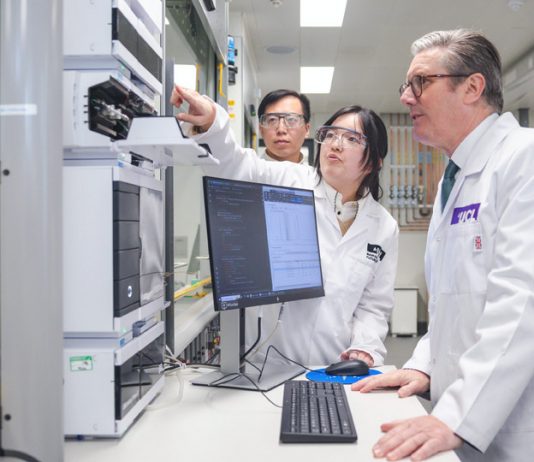 施紀賢重注押AI 助英國經濟增長 施紀賢重注押AI 助英國經濟增長