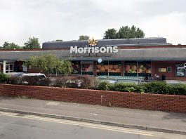 曼徹斯特超市發生疑似搶劫案 拆彈專家趕赴現場 曼徹斯特超市發生疑似搶劫案 拆彈專家趕赴現場