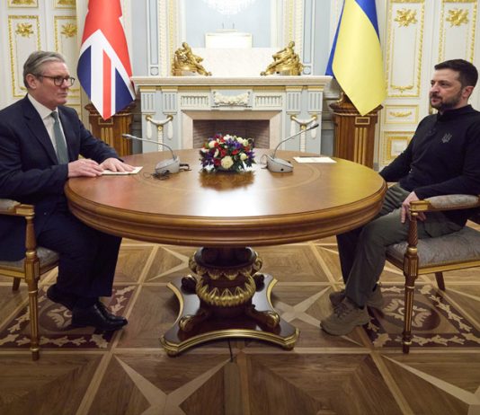 施紀賢訪問烏克蘭 總統府遭無人機襲擊 施紀賢訪問烏克蘭 總統府遭無人機襲擊