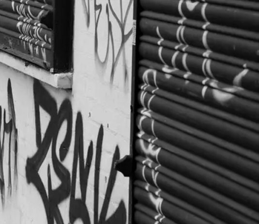 英國政府自我宣傳 又窮又廢又歧視? 英國政府自我宣傳 又窮又廢又歧視?