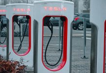 電動車減少燃料稅收入 專家建議引入按距離徵稅 電動車減少燃料稅收入 專家建議引入按距離徵稅