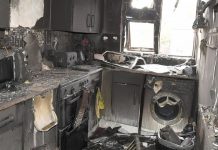 電動單車電池著火 英夫婦連愛犬喪命 電動單車電池著火 英夫婦連愛犬喪命