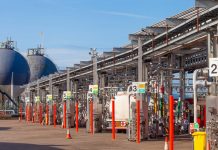 施紀賢撥款2億救煉油廠 工會批政府行動太慢 施紀賢撥款2億救煉油廠 工會批政府行動太慢