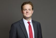 WhatsApp醜聞繼續發酵 多一名議員受查 WhatsApp醜聞繼續發酵 多一名議員受查