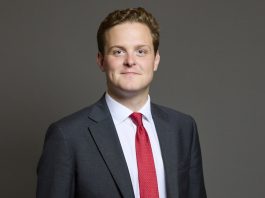 WhatsApp醜聞繼續發酵 多一名議員受查 WhatsApp醜聞繼續發酵 多一名議員受查