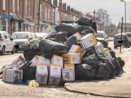 垃圾工人罷工引發混亂 伯明翰陷入「垃圾末日」 垃圾工人罷工引發混亂 伯明翰陷入「垃圾末日」