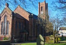 四歲女童教堂內險遭綁架 兩名女信徒制服疑犯 四歲女童教堂內險遭綁架 兩名女信徒制服疑犯