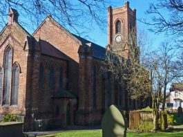 四歲女童教堂內險遭綁架 兩名女信徒制服疑犯 四歲女童教堂內險遭綁架 兩名女信徒制服疑犯