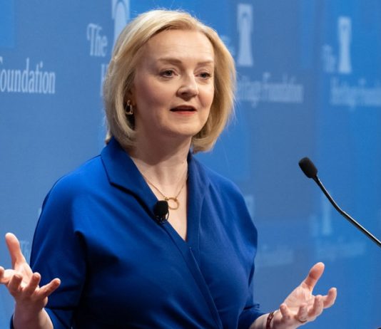 李韻晴春季預算案 災難程度媲美卓慧思 李韻晴春季預算案 災難程度媲美卓慧思