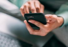 Z世代後悔浪費童年 將禁子女用社交媒體 Z世代後悔浪費童年 將禁子女用社交媒體