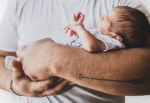 英國擬舉行「爸爸罷工」 爭取父親享更長產假 英國擬舉行「爸爸罷工」 爭取父親享更長產假