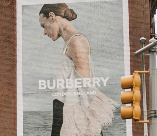 Burberry全球裁員1700人 約克郡工廠裁減職位 Burberry全球裁員1700人 約克郡工廠裁減職位