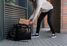 警方打擊快遞詐騙 檢獲逾25萬英鎊贓款 警方打擊快遞詐騙 檢獲逾25萬英鎊贓款