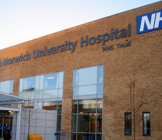 英格蘭NHS為達平衡收支 計劃暴力裁減服務 英格蘭NHS為達平衡收支 計劃暴力裁減服務