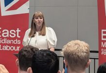 傳媒披露不公開備忘錄 揭副首相曾要求財相加稅 傳媒披露不公開備忘錄 揭副首相曾要求財相加稅