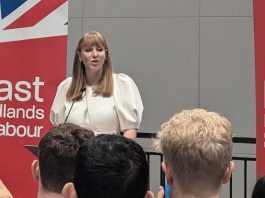 傳媒披露不公開備忘錄 揭副首相曾要求財相加稅 傳媒披露不公開備忘錄 揭副首相曾要求財相加稅