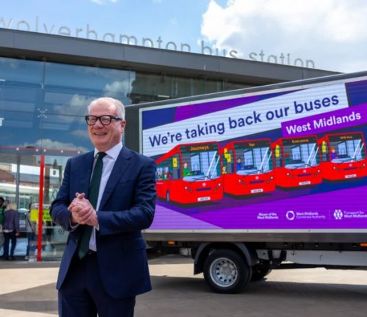 中西部巴士票價今日起上調 中西部巴士票價今日起上調