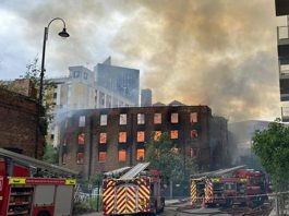 曼徹斯特市中心大火 濃煙密佈鐵路嚴重受阻 曼徹斯特市中心大火 濃煙密佈鐵路嚴重受阻