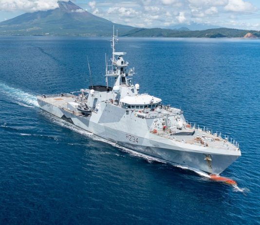 英國軍艦巡航台灣海峽 中國斥其挑起事端 英國軍艦巡航台灣海峽 中國斥其挑起事端