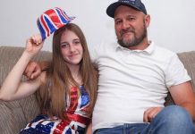 文化日穿英國旗裙回校被罰 首相指學校令人費解 文化日穿英國旗裙回校被罰 首相指學校令人費解