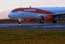 員工捉超大行李獲獎金 易捷航空機場惹爭議 捉超大行李獲獎金 易捷航空機場員工惹爭議