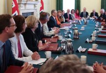 工黨執政一周年回顧 政策反覆民望低迷 工黨執政一周年回顧 政策反覆民望低迷