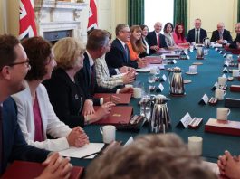 工黨執政一周年回顧 政策反覆民望低迷 工黨執政一周年回顧 政策反覆民望低迷