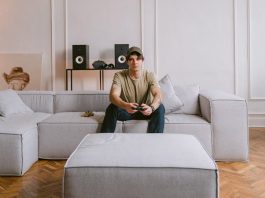英國年輕男性較女性更傾向與父母同住 英國年輕男性較女性更傾向與父母同住