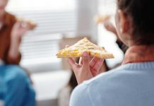 英國學校膳食成本上漲 學生餐肉量減少份量縮水 英國學校膳食成本上漲 學生餐肉量減少份量縮水