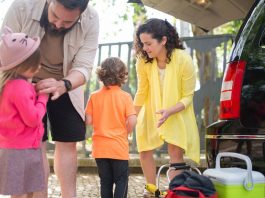 英國學校延長秋季假期 助家庭省旅費惹爭議 英國學校延長秋季假期 助家庭省旅費惹爭議