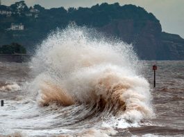 風暴Floris周一襲英 氣象局發黃色警報 風暴Floris周一襲英 氣象局發黃色警報