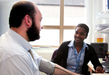 英國推行家庭醫生網上預約 輪候時間大減 英國推行家庭醫生網上預約 輪候時間大減