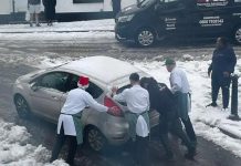 嚴重積雪交通受阻 威爾斯逾五十校停課 嚴重積雪交通受阻 威爾斯逾五十校停課