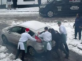 嚴重積雪交通受阻 威爾斯逾五十校停課 嚴重積雪交通受阻 威爾斯逾五十校停課