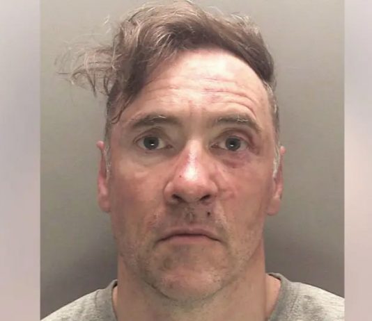 駕車衝入利物浦遊行人群 英前海軍被判囚逾21年 駕車衝入利物浦遊行人群 英前海軍被判囚逾21年