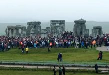 巨石陣舉行冬至慶典 數千人歡呼迎日出 巨石陣舉行冬至慶典 數千人歡呼迎日出