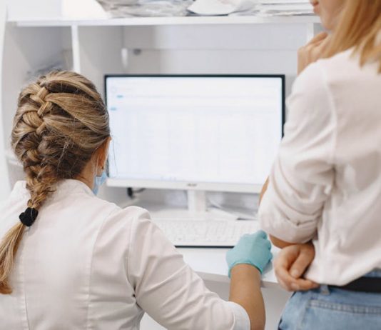 NHS推出癌症基因資料庫 定期為高風險人士篩查 NHS推出癌症基因資料庫 定期為高風險人士篩查