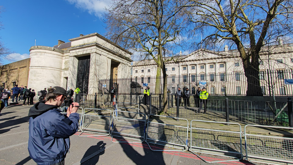 中國大使館裁判在即 9名工黨議員聯署反對