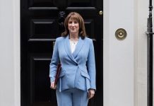 失業率料達十年高位 李韻晴堅稱經濟計劃正確 失業率料達十年高位 李韻晴堅稱經濟計劃正確