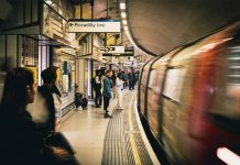 工會反對四天工作週安排 倫敦地鐵本週兩度罷工 工會反對四天工作安排 倫敦地鐵本週兩度罷工