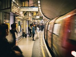 工會反對四天工作週安排 倫敦地鐵本週兩度罷工 工會反對四天工作安排 倫敦地鐵本週兩度罷工