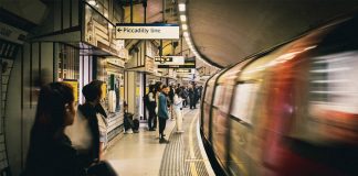 工會反對四天工作週安排 倫敦地鐵本週兩度罷工 工會反對四天工作安排 倫敦地鐵本週兩度罷工