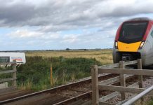 英鐵路故障兼醞釀罷工 暑期南北幹線恐大亂 英鐵路故障兼醞釀罷工 暑期南北幹線恐大亂