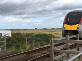 英鐵路故障兼醞釀罷工 暑期南北幹線恐大亂 英鐵路故障兼醞釀罷工 暑期南北幹線恐大亂