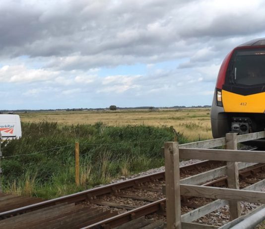 英鐵路故障兼醞釀罷工 暑期南北幹線恐大亂 英鐵路故障兼醞釀罷工 暑期南北幹線恐大亂