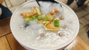 重拾香港早餐情懷 Stockport粥鋪「大滿粥」 重拾香港早餐情懷 Stockport粥鋪「大滿粥」